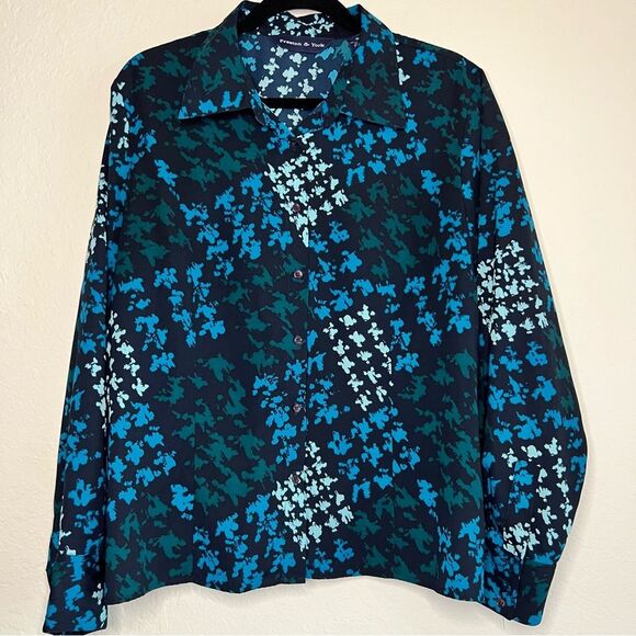 Preston & York blouse. Excellent condition. Beautiful blues. Size 18. - Picture 1 of 7